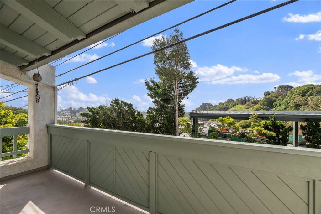 Manhattan Beach, CA 90266,516 Rosecrans AVE