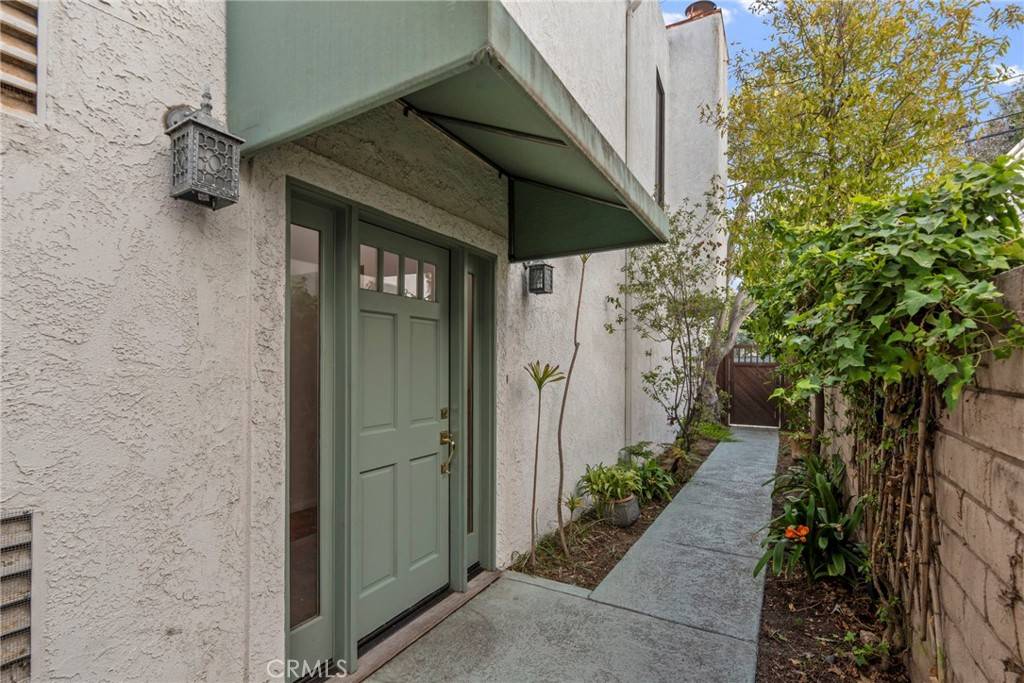 Manhattan Beach, CA 90266,516 Rosecrans AVE