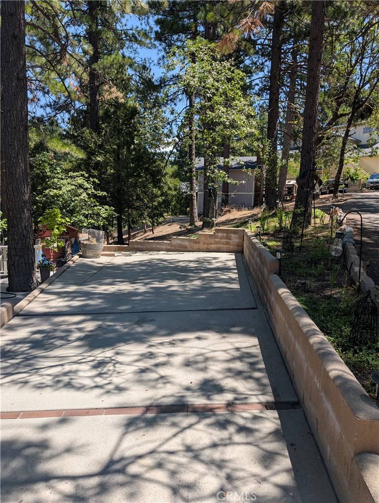Running Springs, CA 92382,30741 Live Oak DR