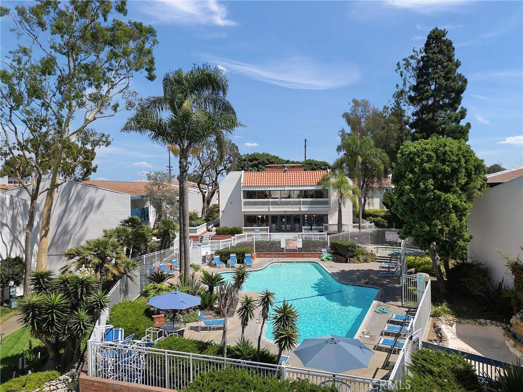 Redondo Beach, CA 90277,824 Camino Real #106