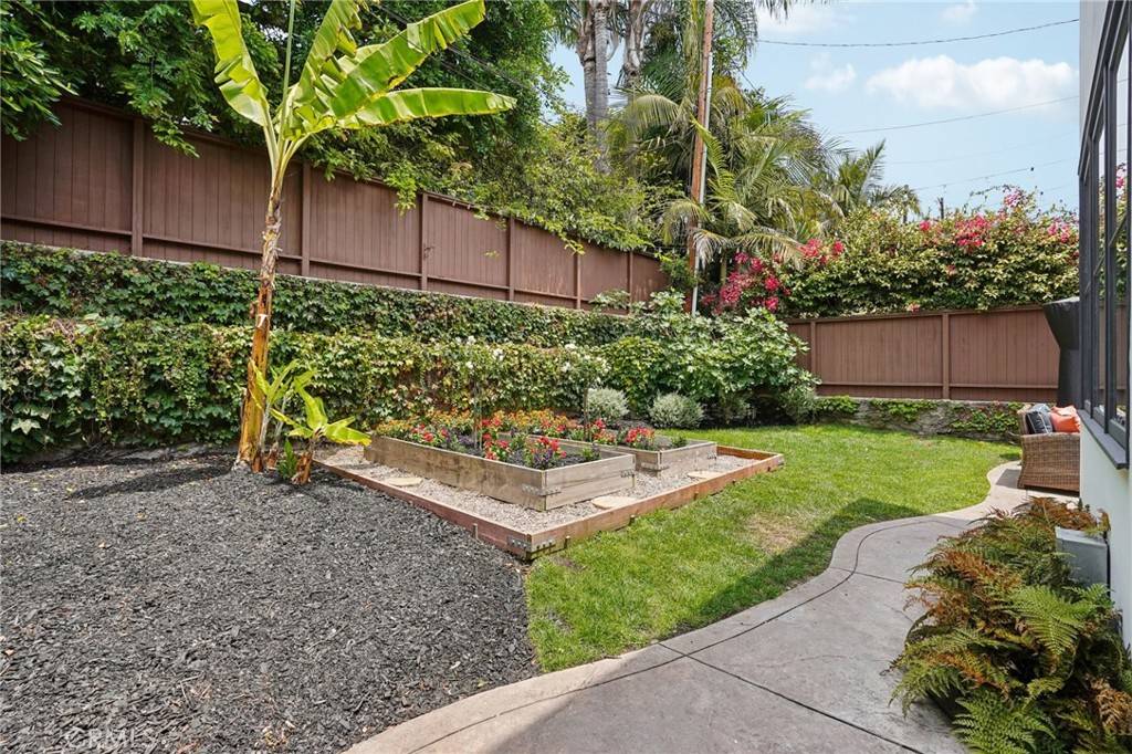 Manhattan Beach, CA 90266,587 26th ST