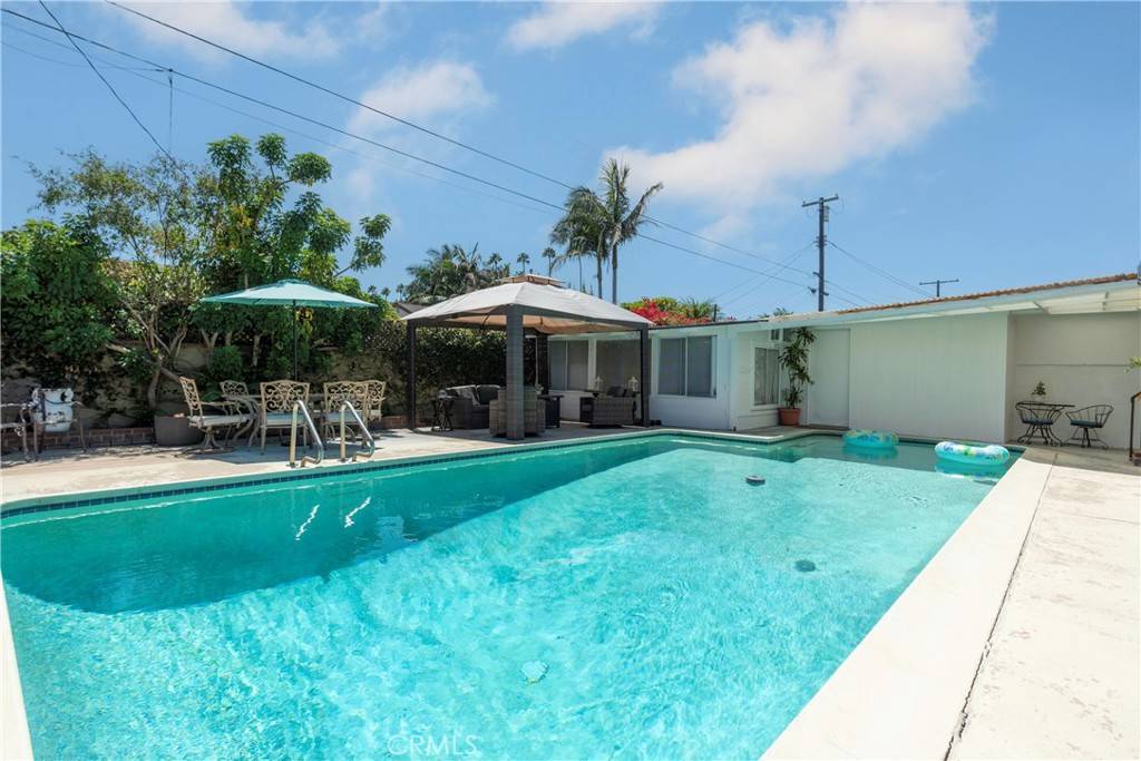 Gardena, CA 90247,736 W 158th ST