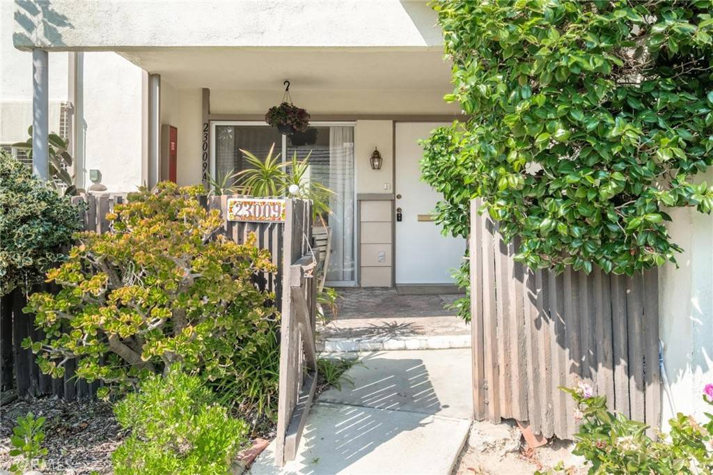 Torrance, CA 90505,23009 Nadine CIR #A