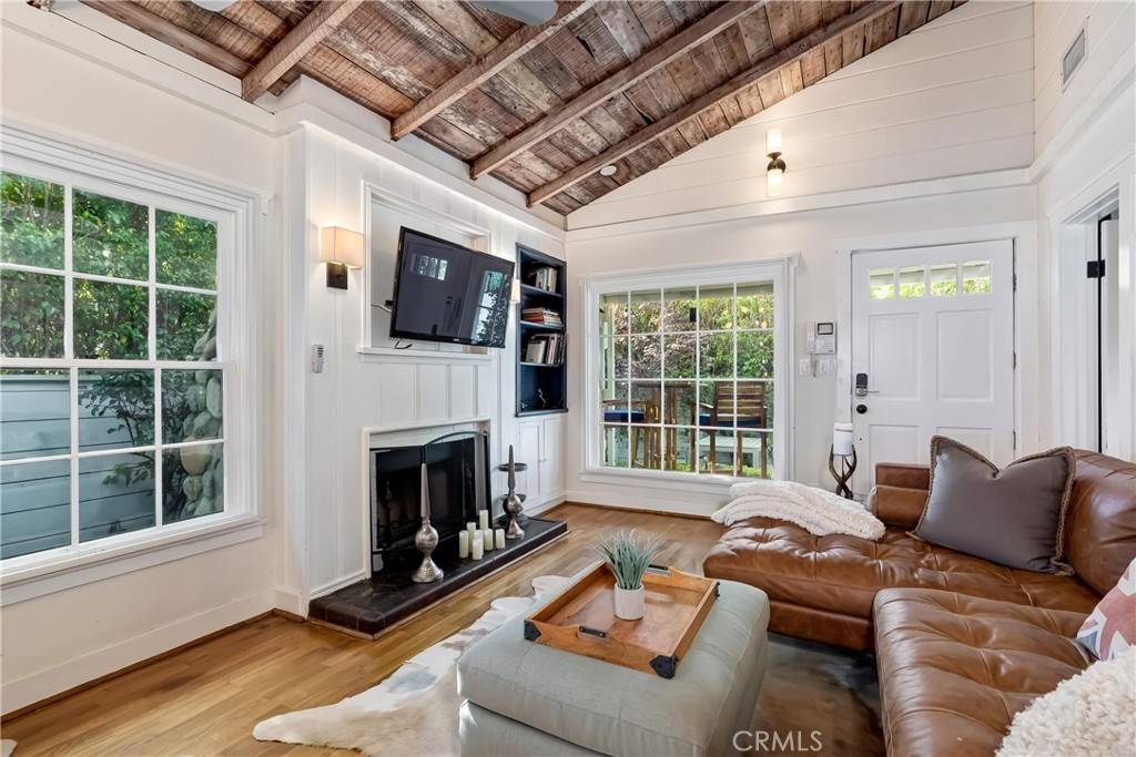 West Hollywood, CA 90048,400 Norwich