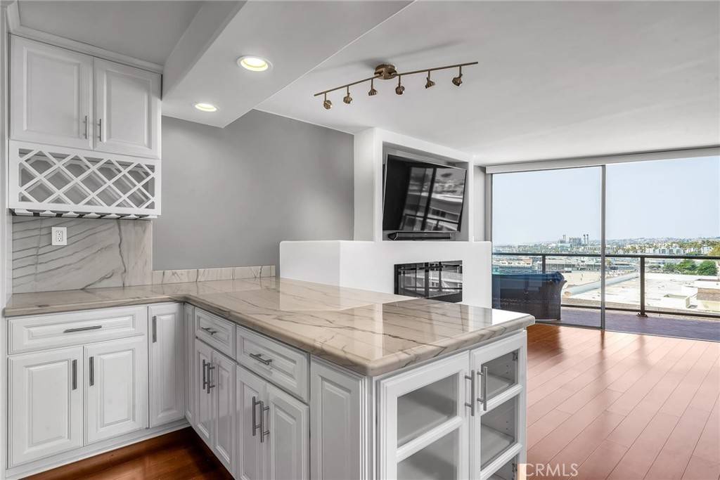Redondo Beach, CA 90277,531 Esplanade #511