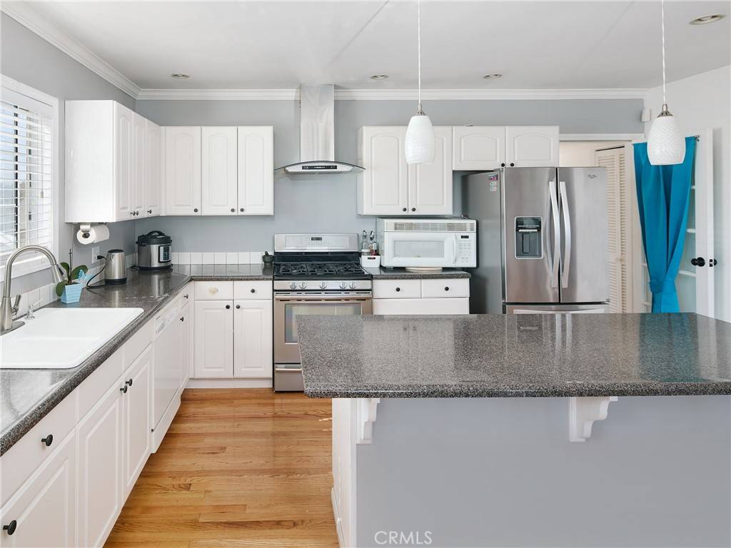 Hawthorne, CA 90250,5107 W 138th ST