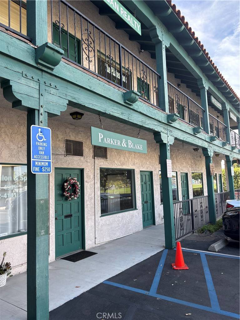 Manhattan Beach, CA 90266,806 Manhattan Beach Blvd #104