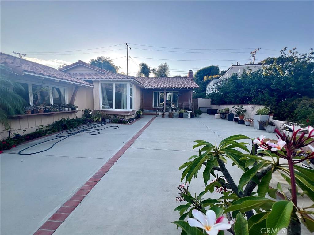 Rancho Palos Verdes, CA 90275,27127 Shorewood RD
