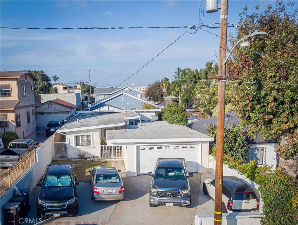 Hawthorne, CA 90250,4487 W 131st ST