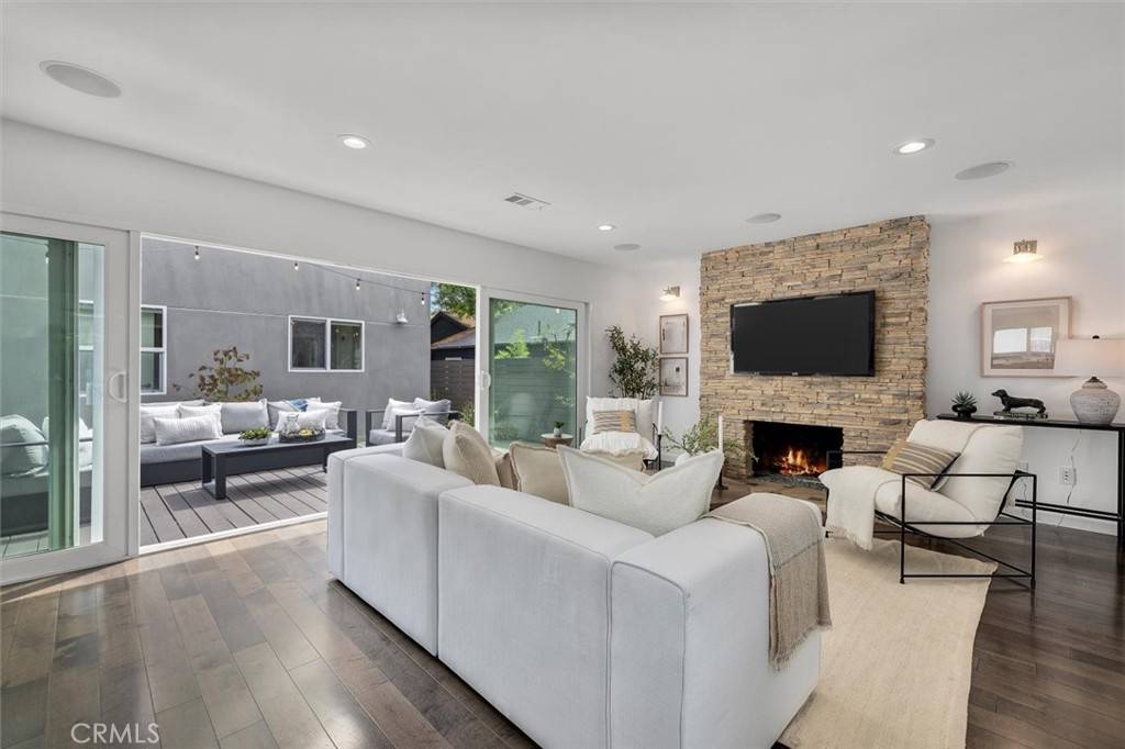 West Los Angeles, CA 90064,2828 Military AVE