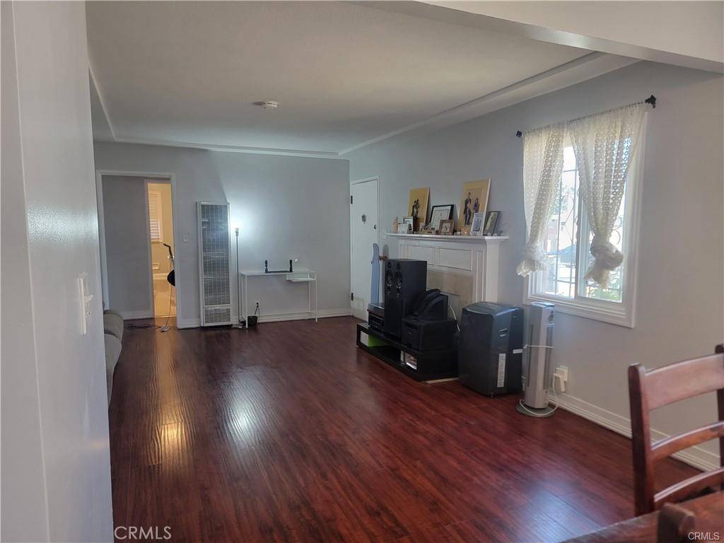 Inglewood, CA 90303,10202 Doty AVE