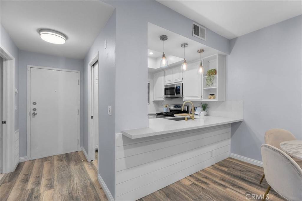 Playa Del Rey, CA 90293,8675 Falmouth AVE #109