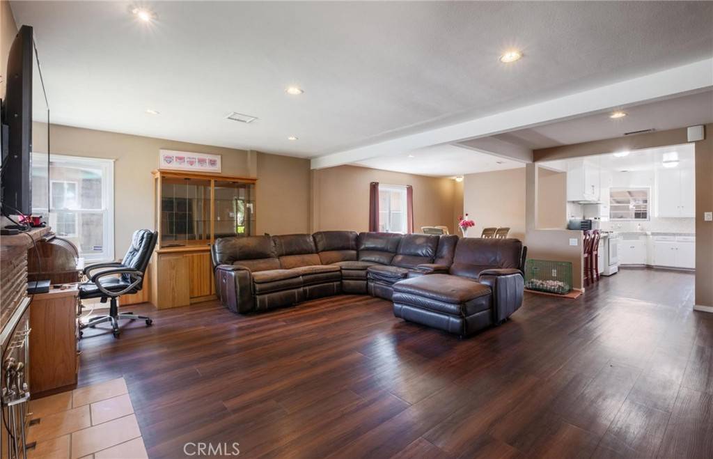 Long Beach, CA 90805,310 E Forhan St