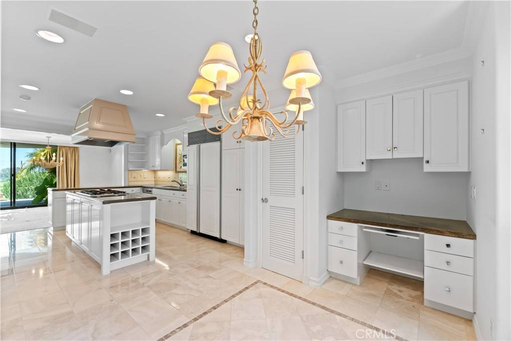 Newport Beach, CA 92660,1117 Granville DR