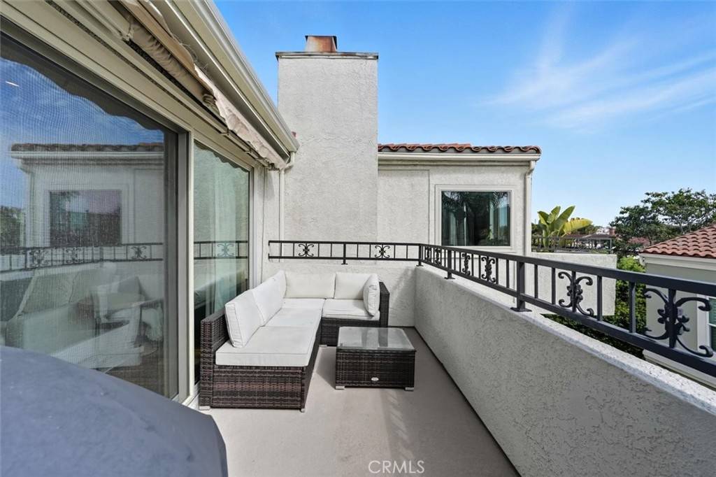 Redondo Beach, CA 90277,220 S Helberta AVE #E