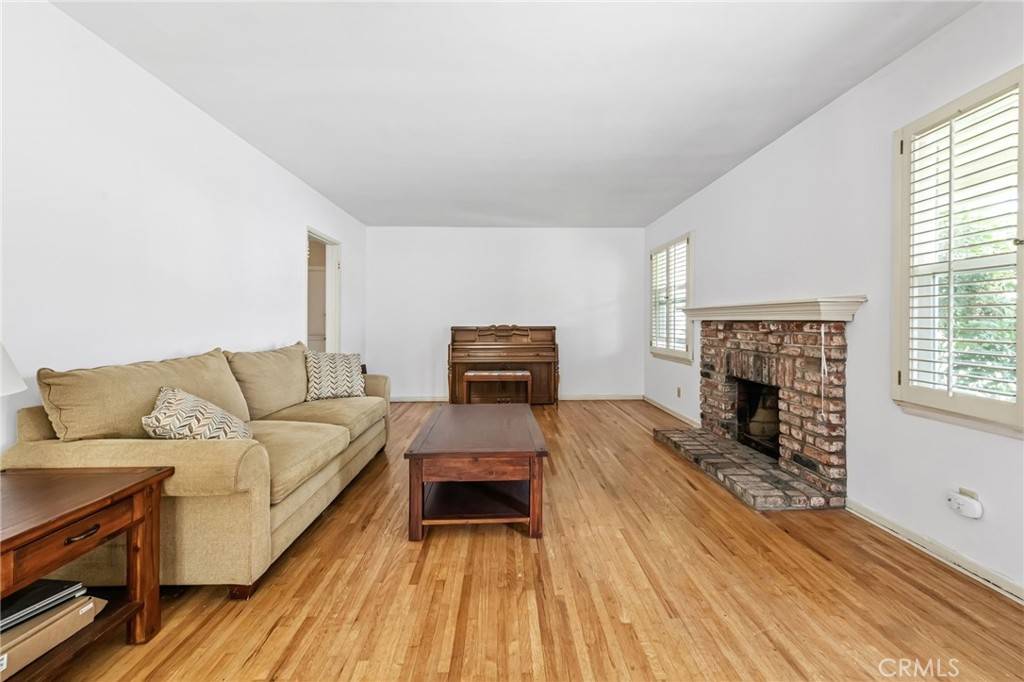 Redondo Beach, CA 90277,1209 S Helberta