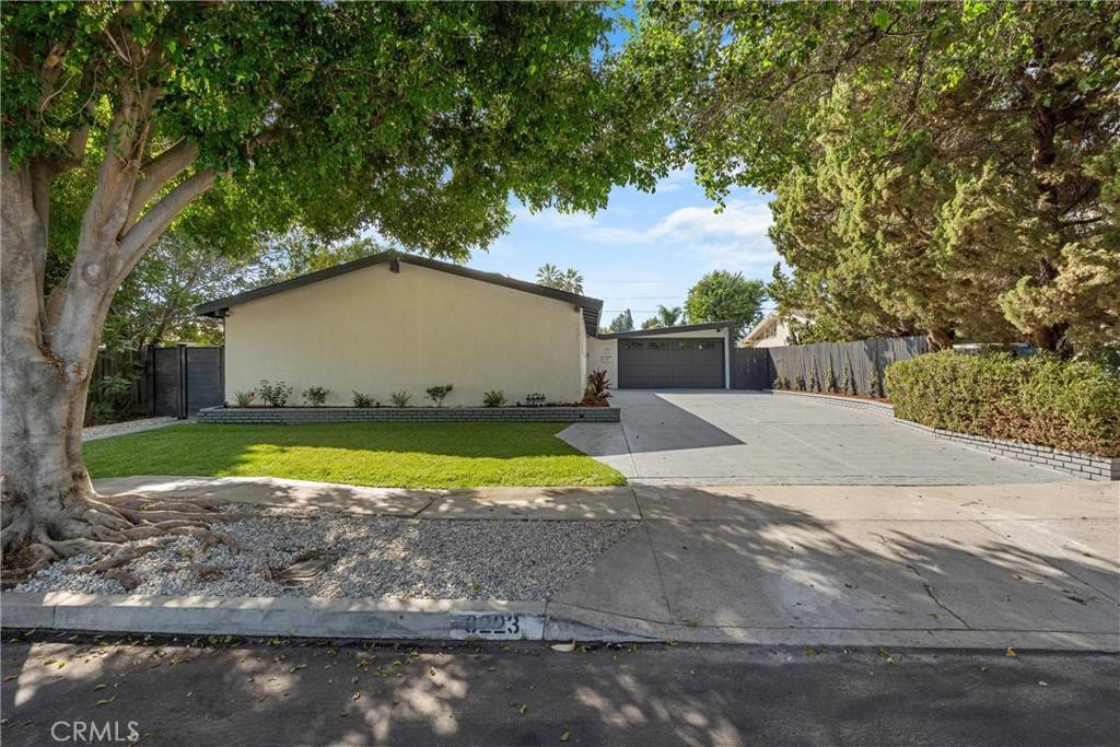 Reseda, CA 91335,8223 Garden Grove AVE