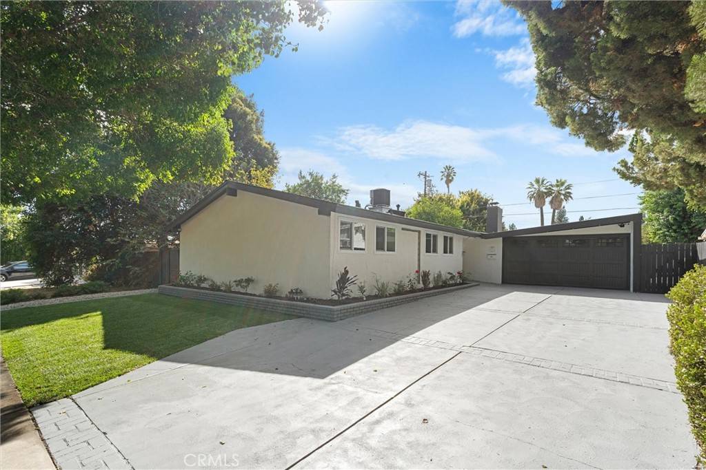 Reseda, CA 91335,8223 Garden Grove AVE