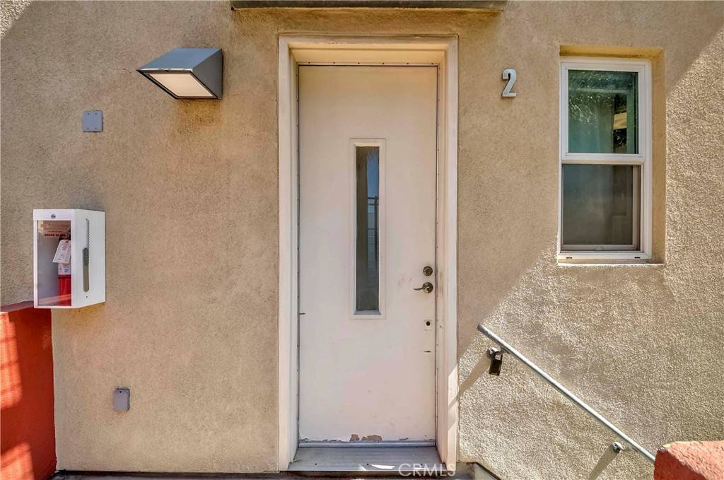 Long Beach, CA 90806,319 E Dayman ST #2