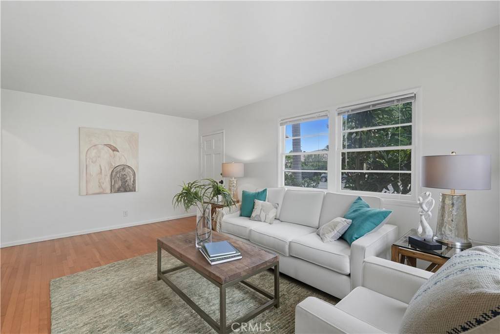 Hawthorne, CA 90250,5468 W 120th ST