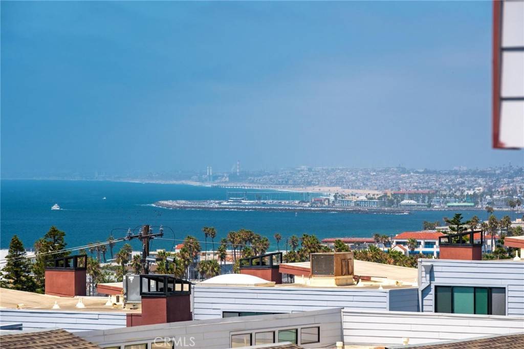 Redondo Beach, CA 90277,431 Camino De Las Colinas