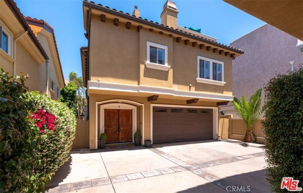 Redondo Beach, CA 90277,520 N Elena #B