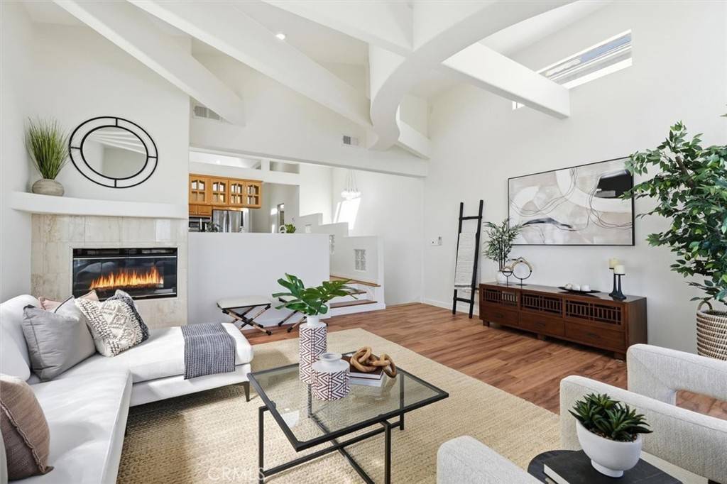 Redondo Beach, CA 90278,1752 Carver ST