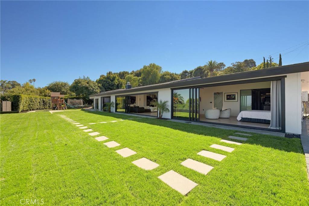 Rancho Palos Verdes, CA 90275,28056 Palos Verdes DR E