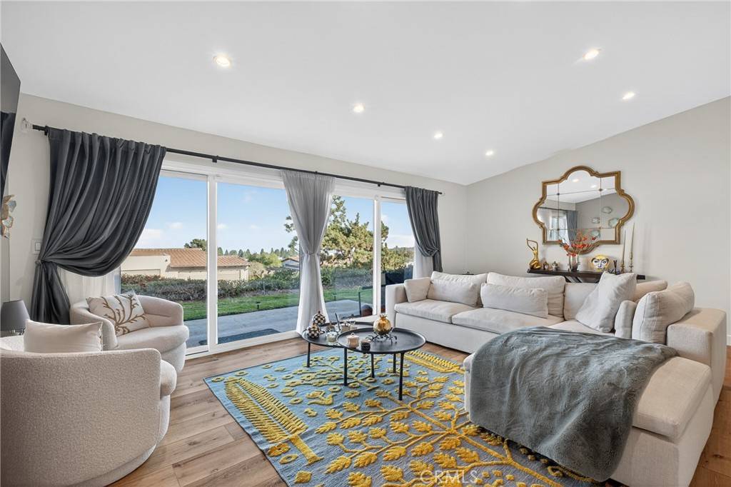 Rolling Hills Estates, CA 90274,5 Cypress WAY