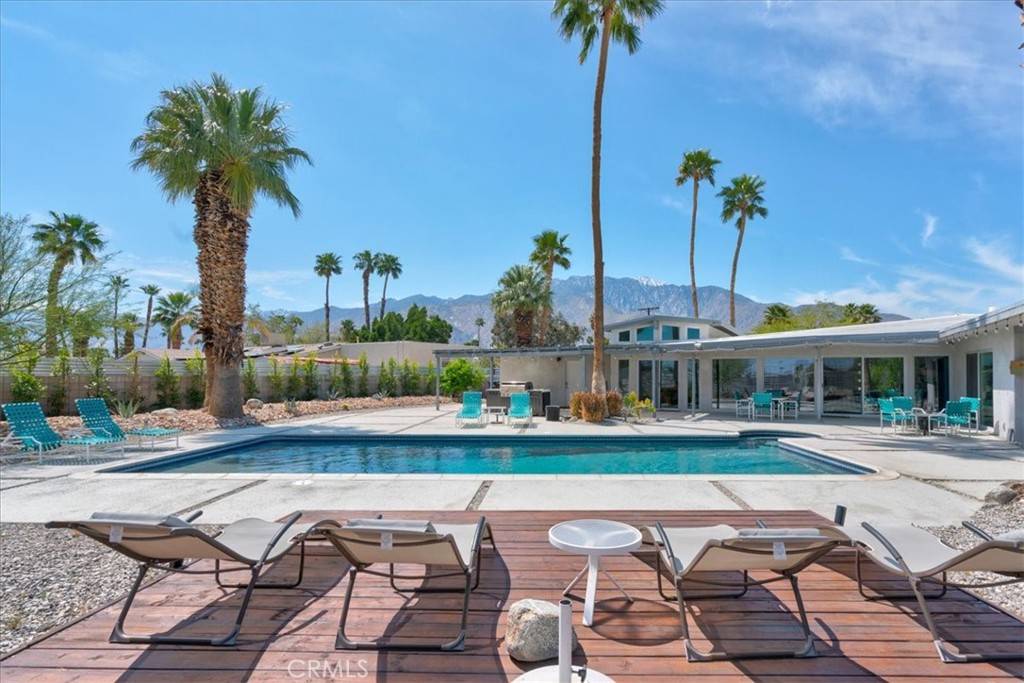 Palm Springs, CA 92262,2922 N Farrell