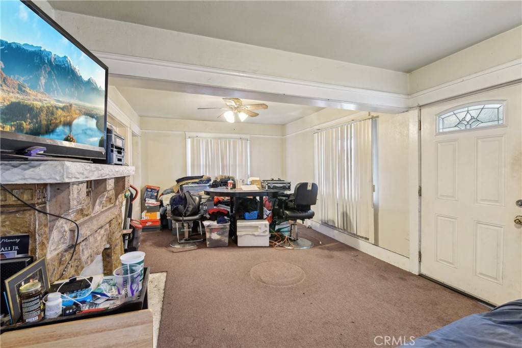 Los Angeles, CA 90003,231 W 88th ST