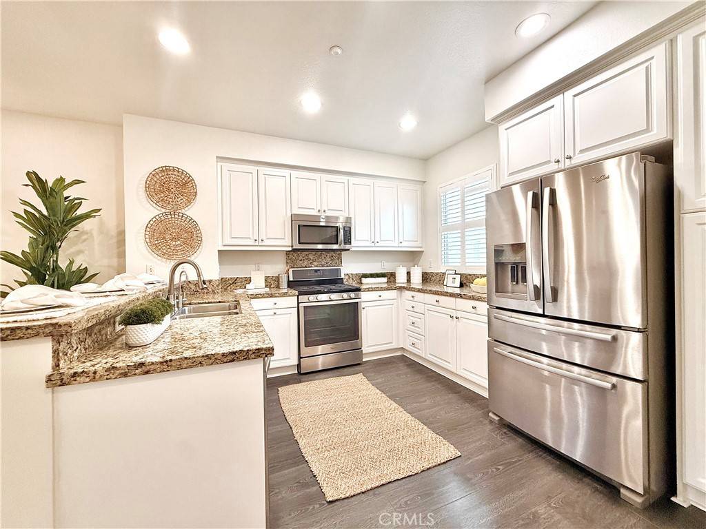 Hawthorne, CA 90250,5547 Strand #103