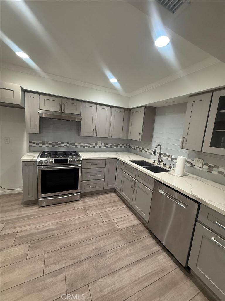 Montrose, CA 91020,2248 Del Mar #7