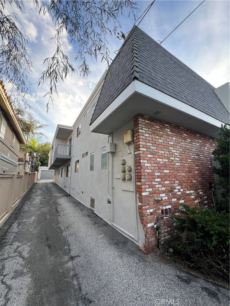 Redondo Beach, CA 90278,1912 Bataan RD