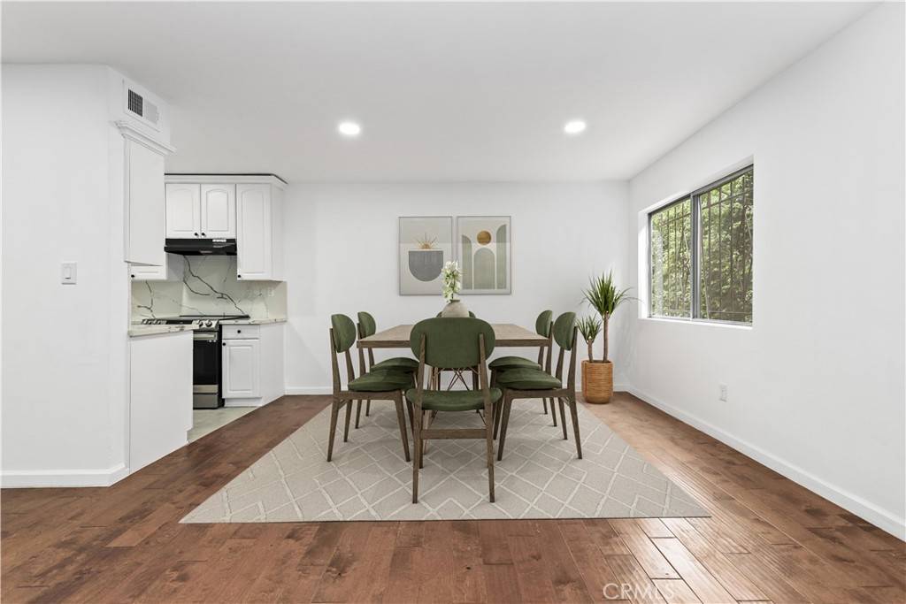 West Hollywood, CA 90069,1045 N Kings RD #105