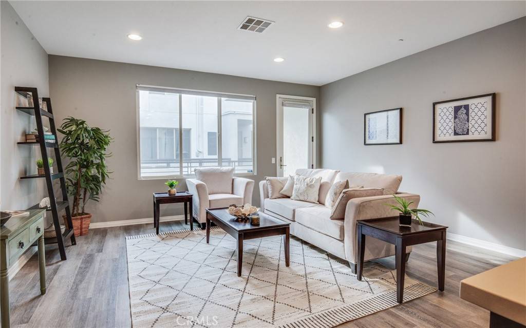 Hawthorne, CA 90250,12921 Mission Avenue #102