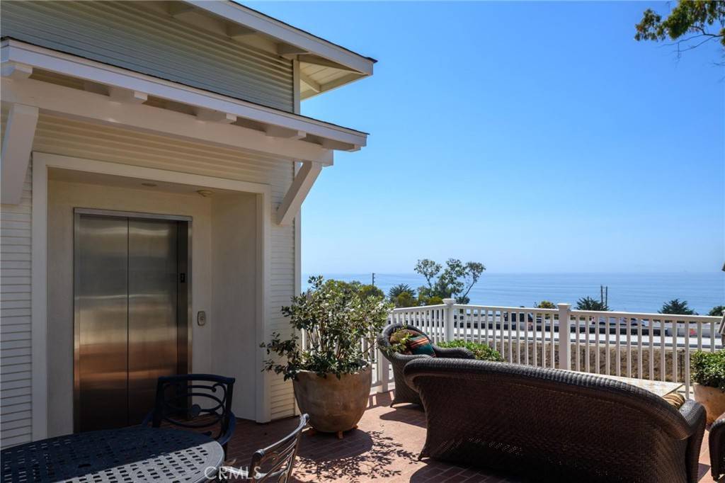 Summerland, CA 93067,108 Pierpont AVE