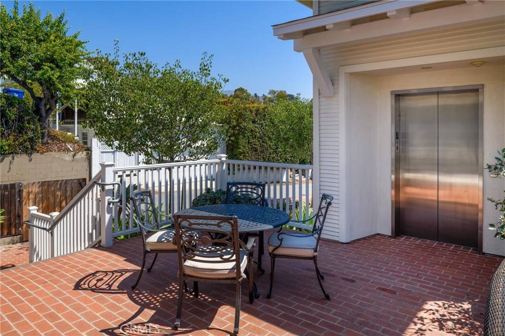 Summerland, CA 93067,108 Pierpont AVE
