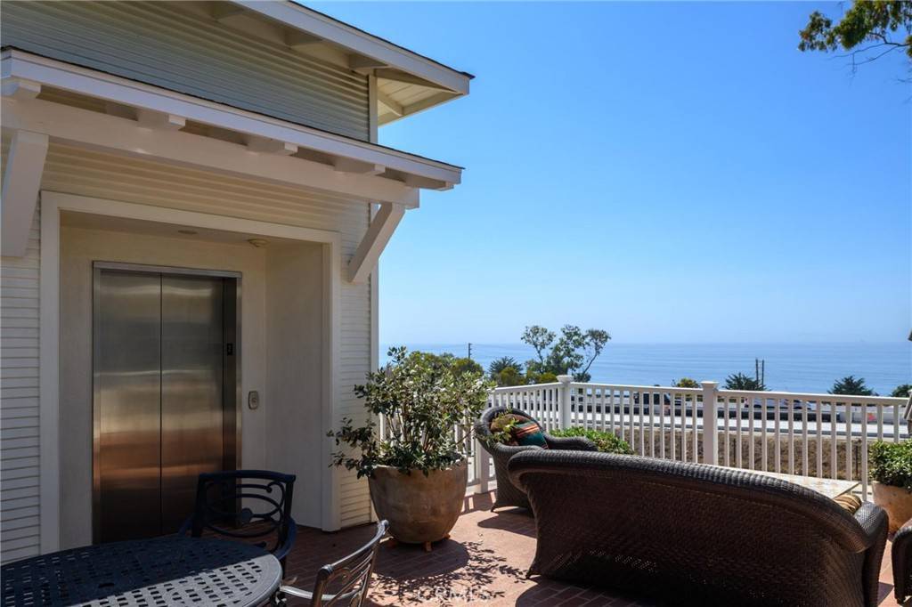 Summerland, CA 93067,108 Pierpont AVE