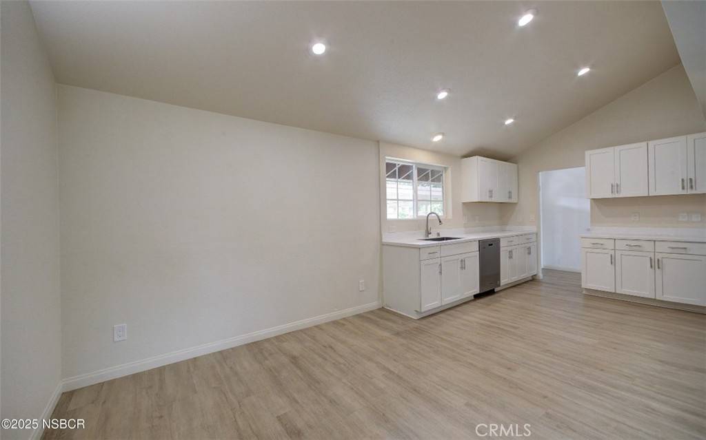 Santa Maria, CA 93454,913 Armstrong AVE