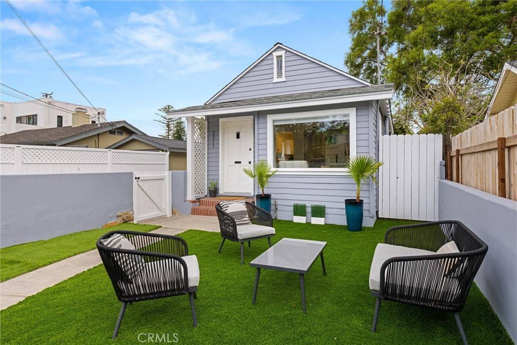 Santa Barbara, CA 93105,2215 Oak Park LN