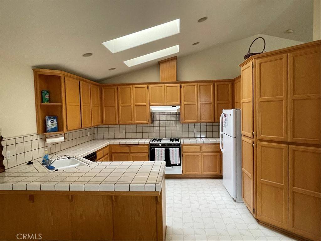 Santa Maria, CA 93458,708 Hawthorn ST