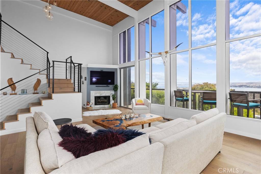 Los Osos, CA 93402,329 Travis DR