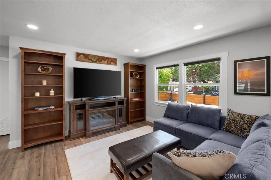 Paso Robles, CA 93446,19 12th Street