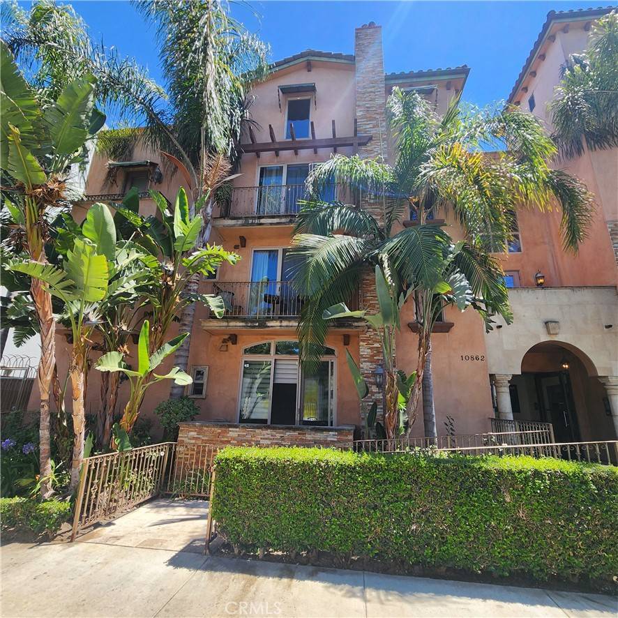 Toluca Lake, CA 91602,10862 Bloomfield ST #303