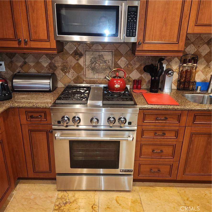 Toluca Lake, CA 91602,10862 Bloomfield ST #303