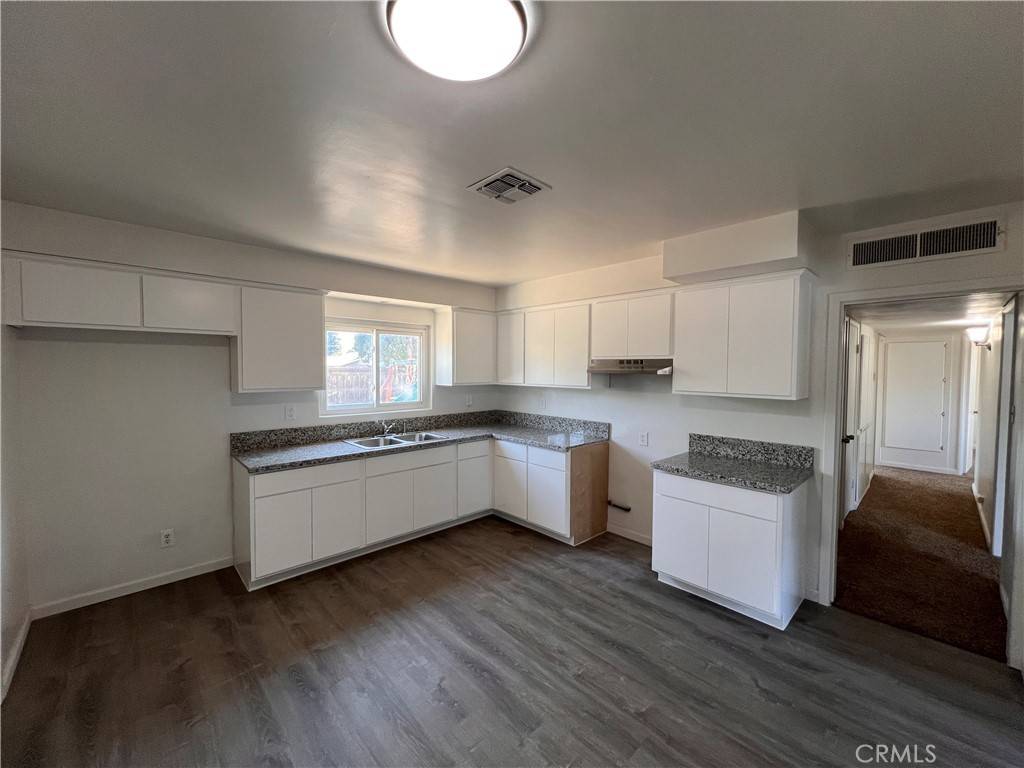 Visalia, CA 93277,2419 W Harvard AVE