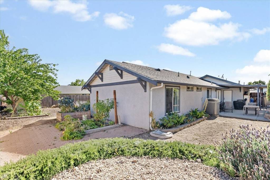 Templeton, CA 93465,40 Julie LN