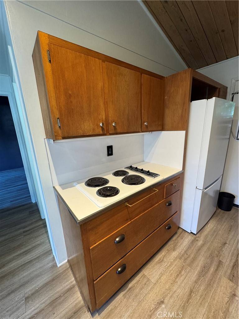 Solvang, CA 93463,1544 1546 Oak ST