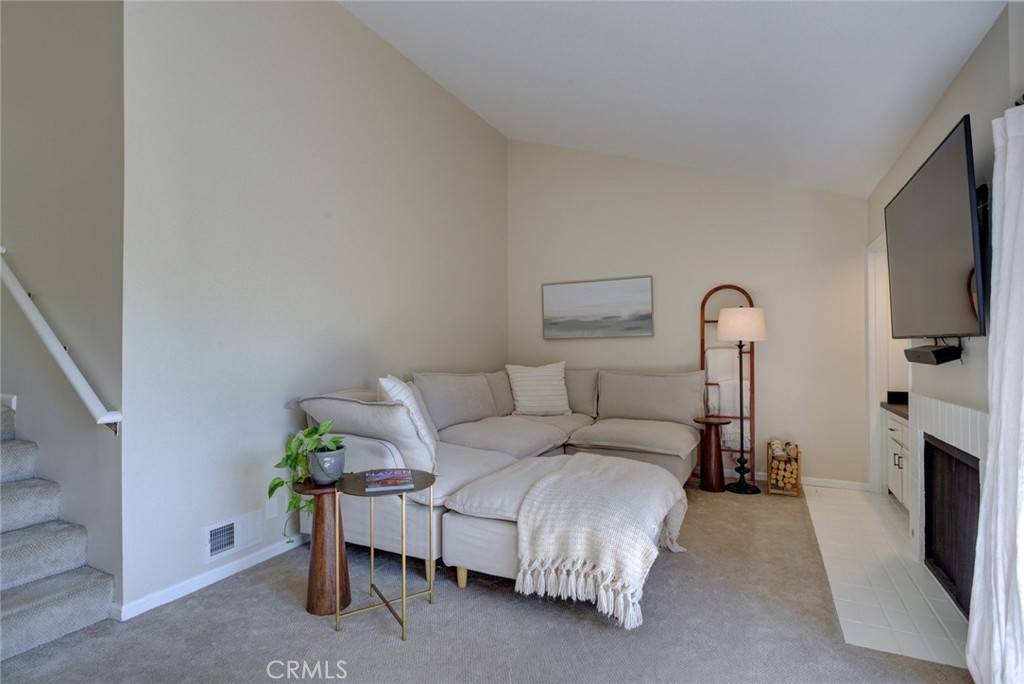 Solvang, CA 93463,245 5th ST #C